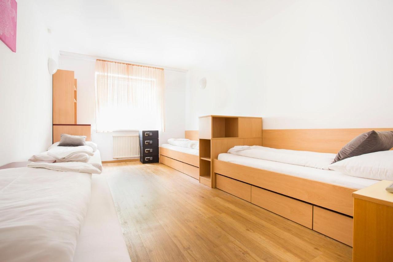 Mynext - Westbahnhof Hostel One Wina Bagian luar foto