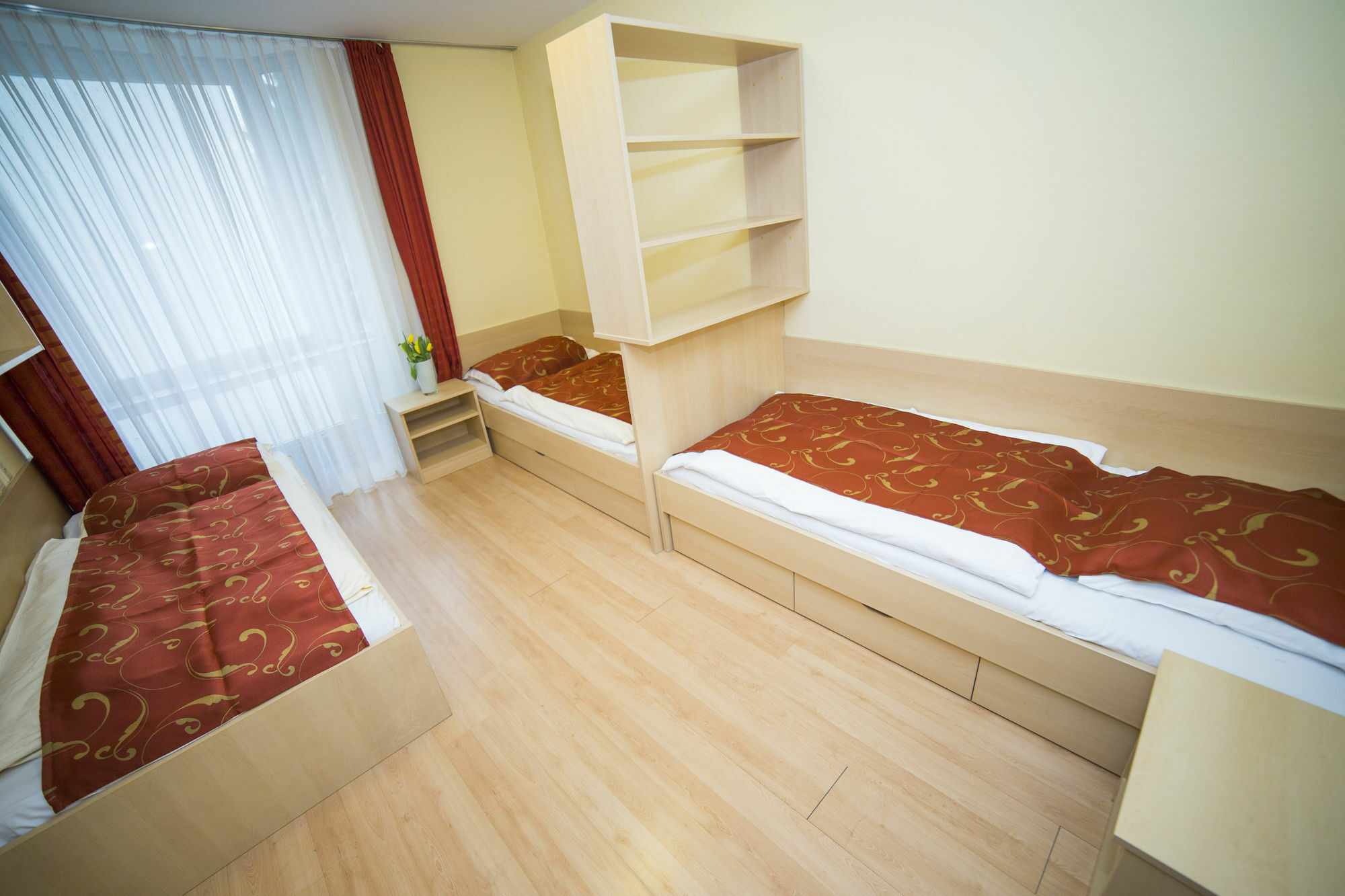 Mynext - Westbahnhof Hostel One Wina Bagian luar foto